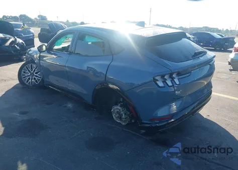 2024 Ford Mustang Mach-E Premium z USA, uszkodzony, nr VIN 3FMTK3R42RMA25227